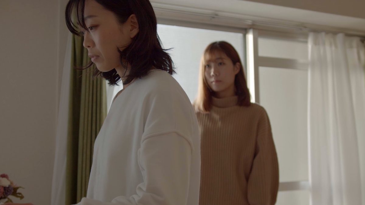 階段のふたり