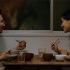彼女来来