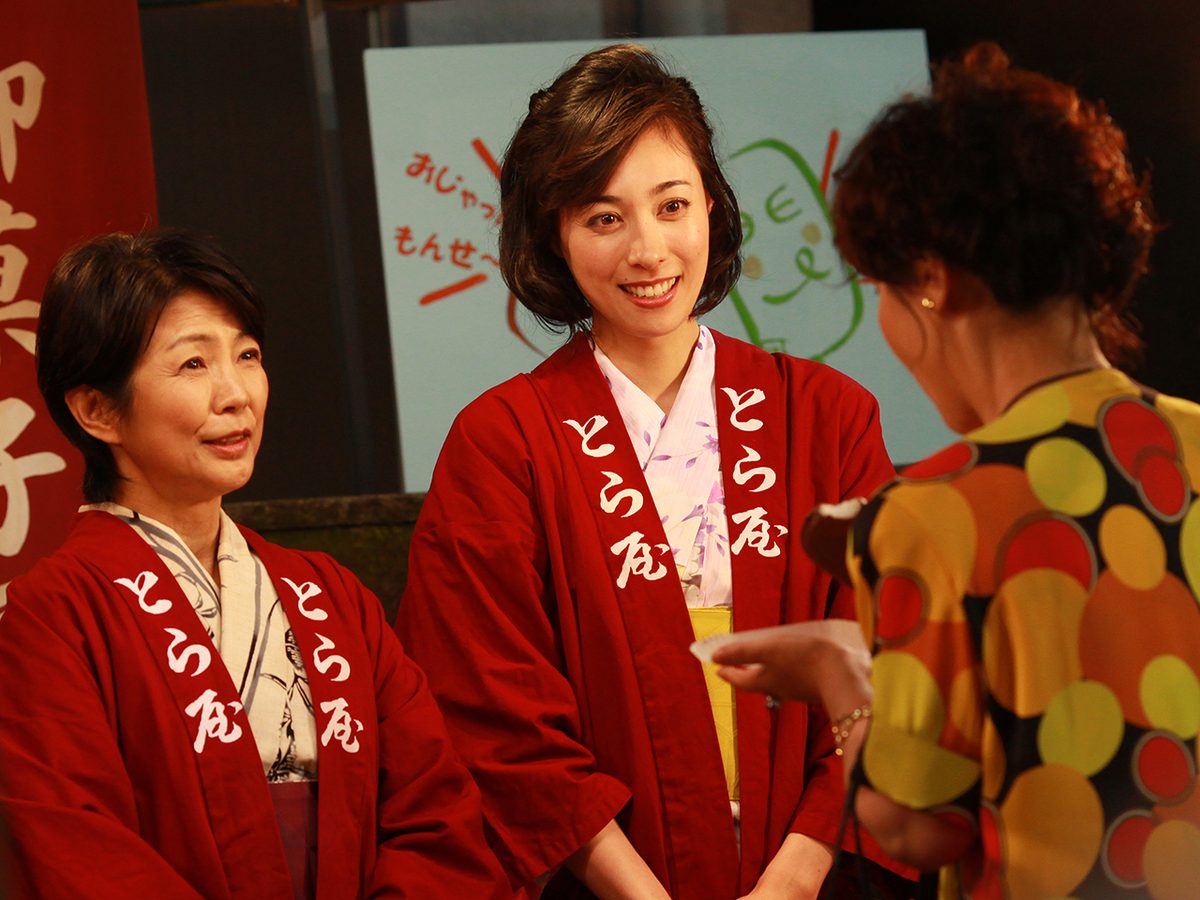 六月燈の三姉妹
